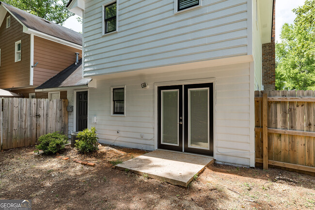 Building Photo - 115 Shadow Moss Dr