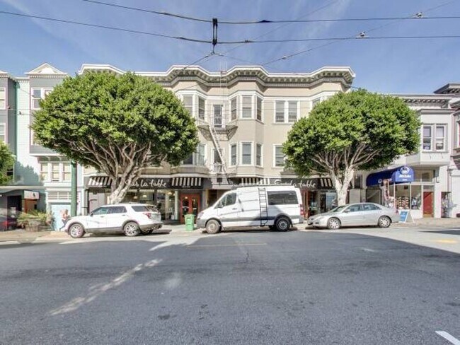 Building Photo - 2228 Union St