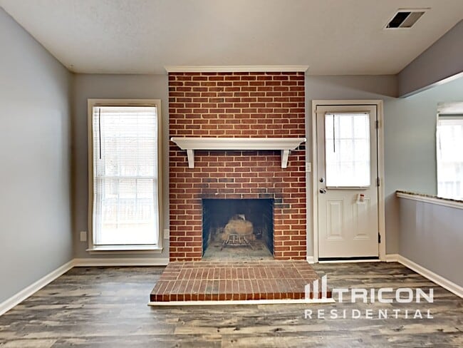 Building Photo - 7226 Amarillo Dr