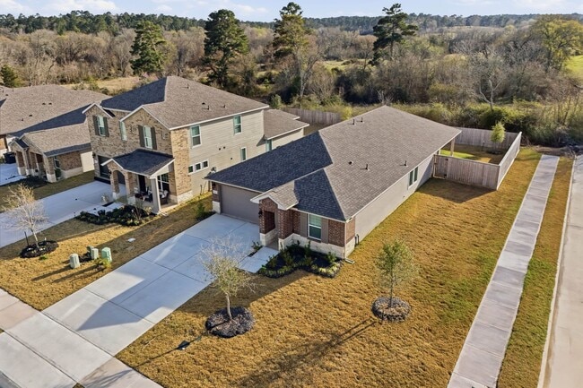 Building Photo - 18037 Martin Pines Dr