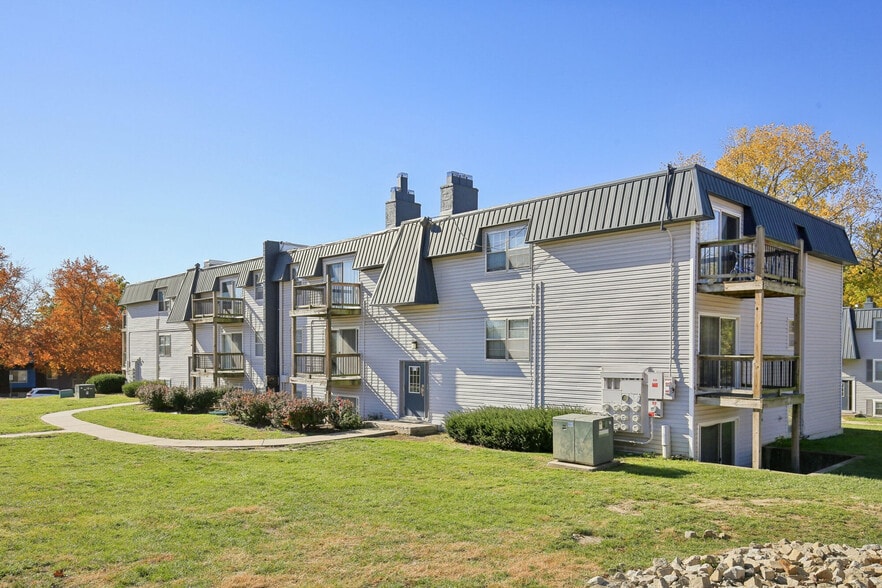 Primary Photo - Latitude 72