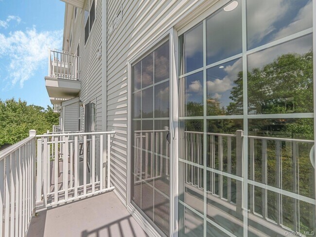Building Photo - 1115 Balsam Dr