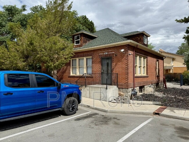 Primary Photo - 1610 I St