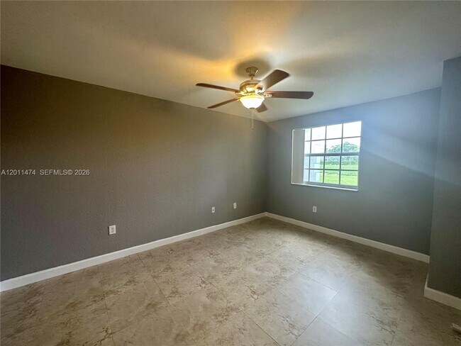 Building Photo - 2841 N Oakland Forest Dr