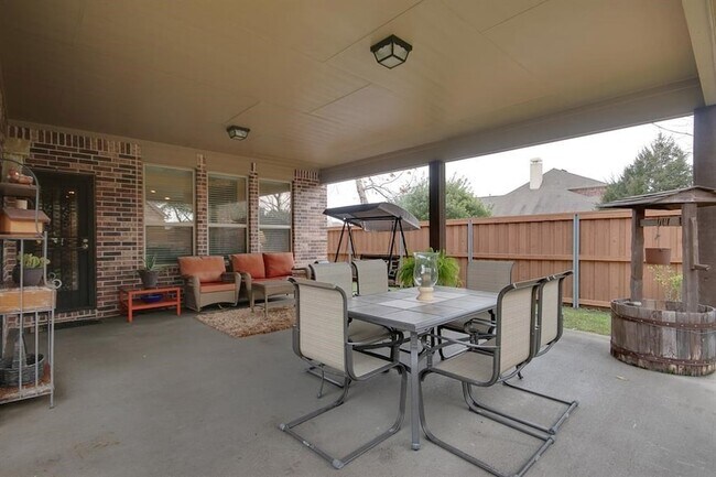 Building Photo - 17503 Fechser Ln