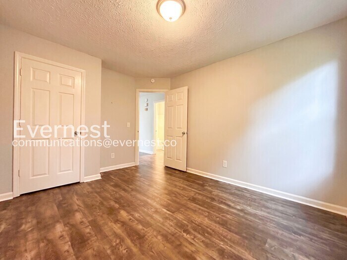 Building Photo - 1336 Yorkshire Ln