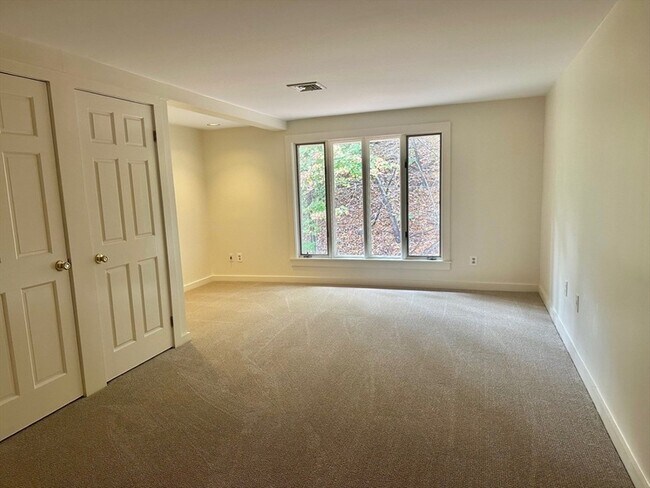 Building Photo - 786 Hemenway St