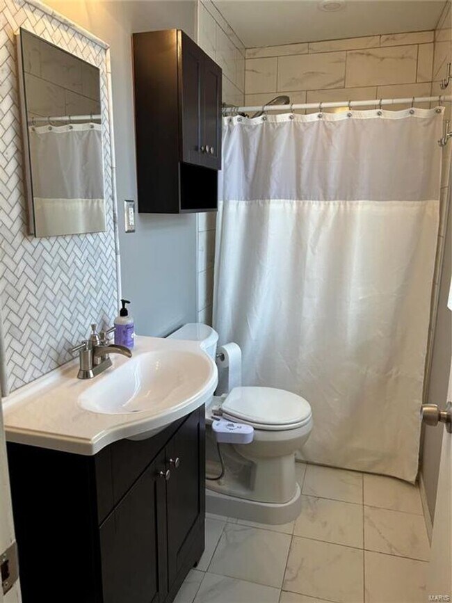 Building Photo - 7227-7229 Balson