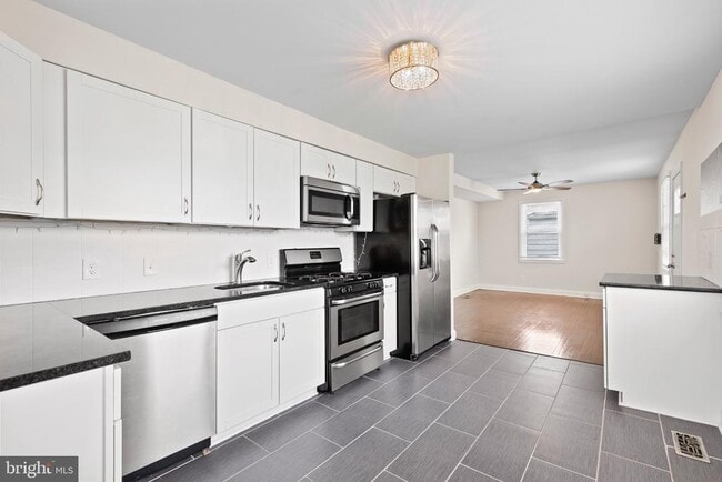 Building Photo - 929 Kinwat Ave