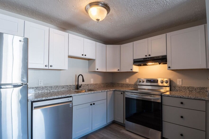 Building Photo - 535 Calef, #17