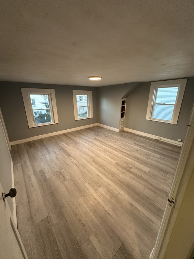 Building Photo - 178 Birch St