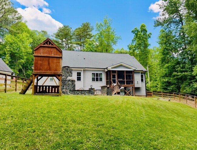 Building Photo - 3658 Pleasants Ridge Dr