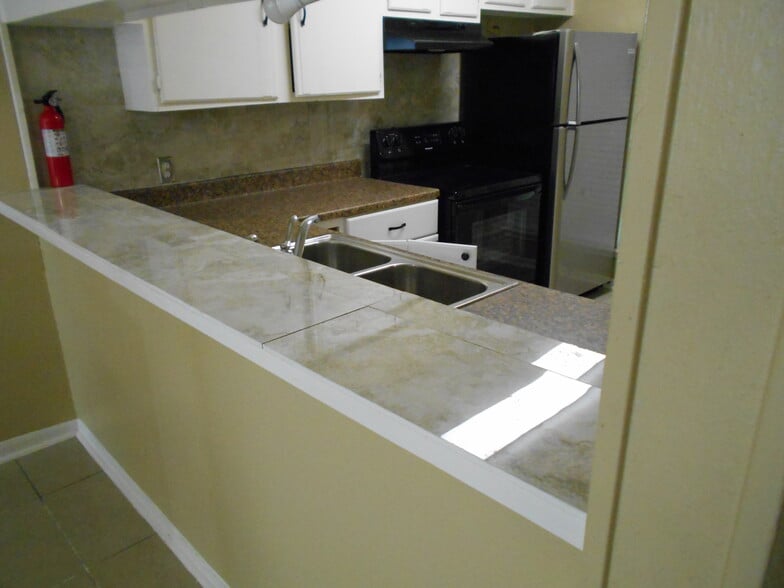 Building Photo - 12447 W Village Dr