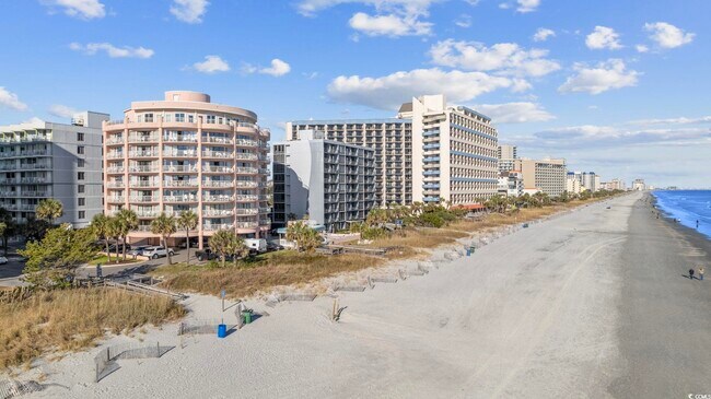 Building Photo - 202 70th Ave N