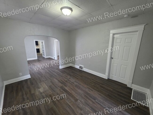 Building Photo - 3 bedroom 1 bathroom house in East Chicago