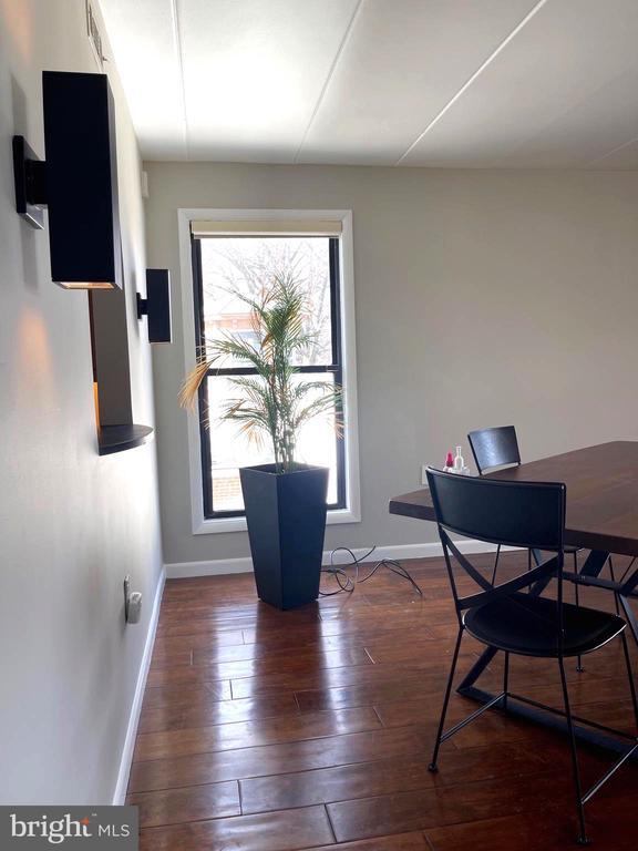 Building Photo - 28 Main St