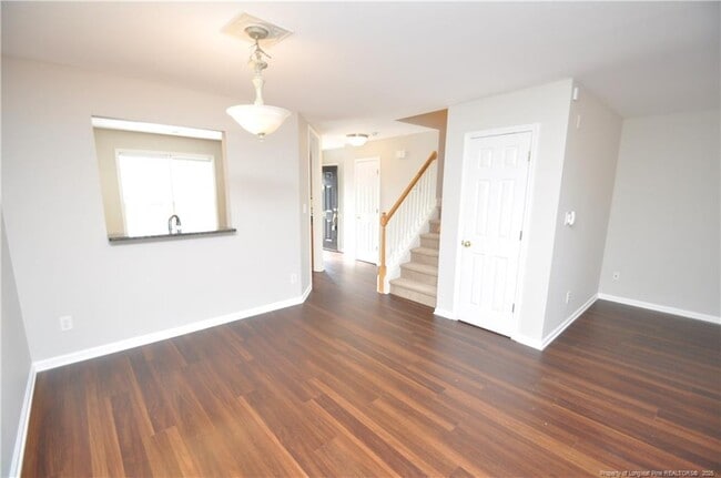 Building Photo - 402 Knightsborough Way