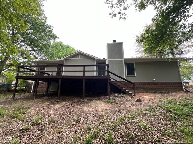 Building Photo - 929 Kennesaw Dr