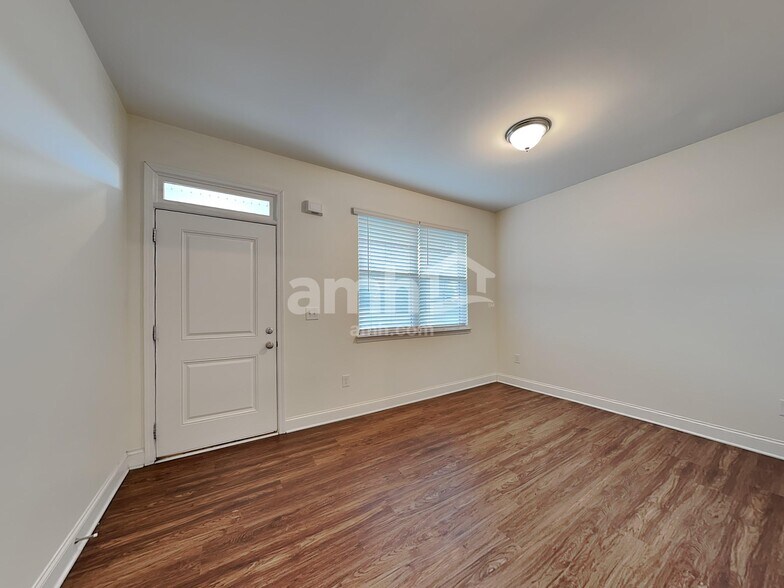 Building Photo - 2471 Napa Valley Dr