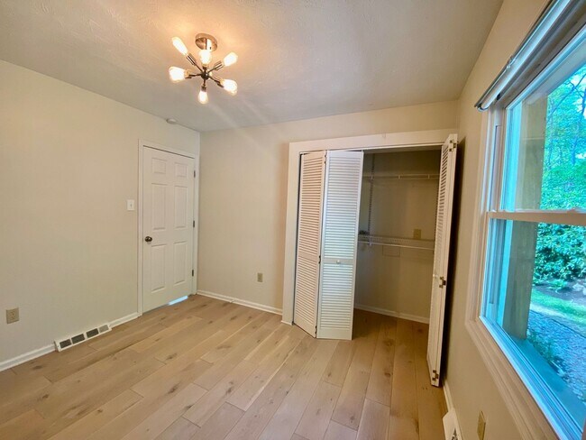 Building Photo - East AVL - Mid Century Modern Beauty in Bo...