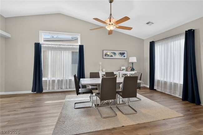 Building Photo - 1056 Kennebunk Cir