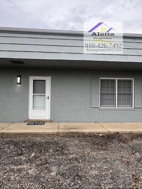 Building Photo - 3250 Willard Dr