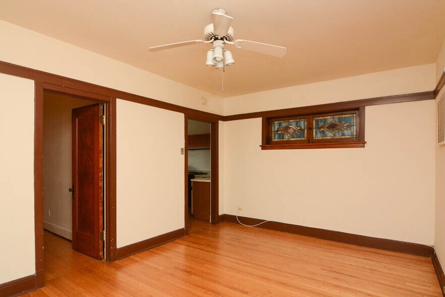 Building Photo - 1309 W Newport Ave