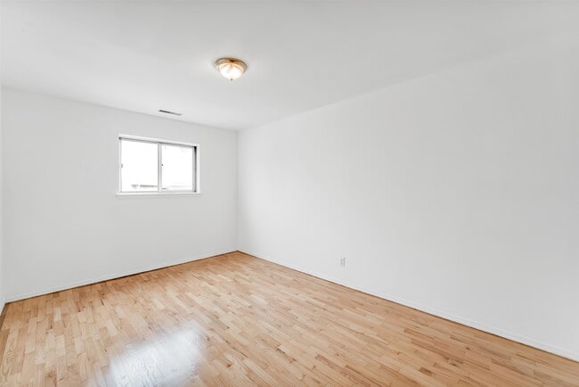 Building Photo - 30 Skyline Dr