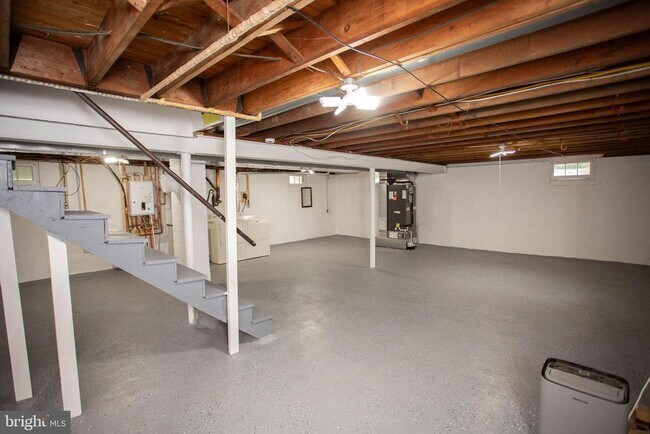 Building Photo - 196 Munger Ave