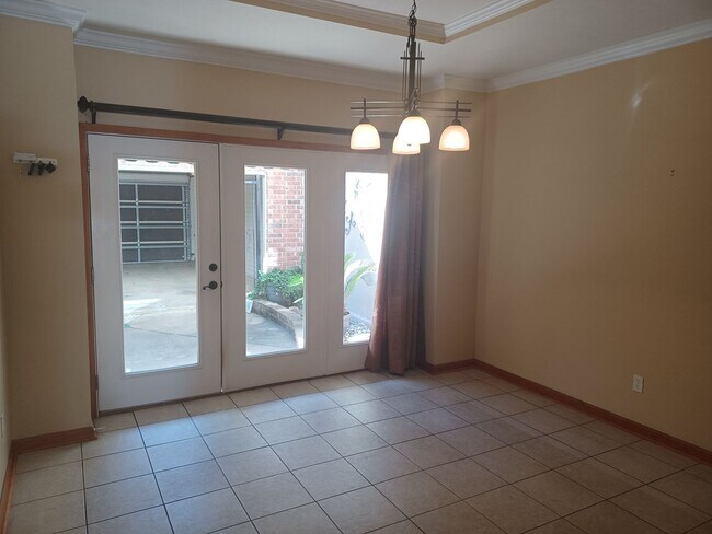 Building Photo - For Rent: Spacious 3 Bed, 2.5 Bath Townhome in Pineville!