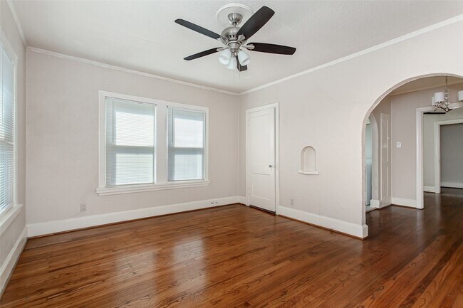 Building Photo - 5900 Oram St
