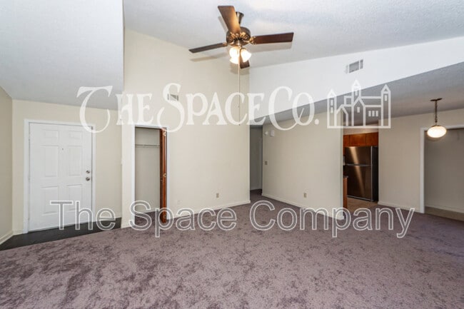 Building Photo - 2020 Coldspring Dr