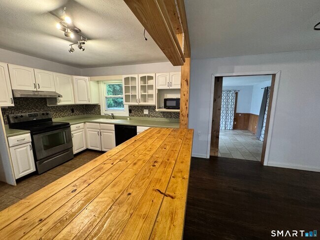 Building Photo - 9 Fulmore Dr
