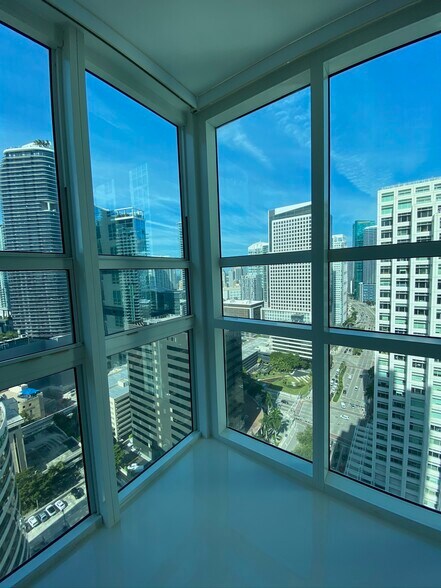 Primary Photo - 951 Brickell Ave