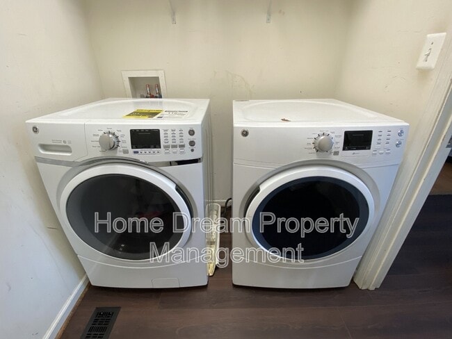 Building Photo - 11212 Katerina Dr S