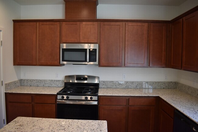 Building Photo - 855 Sophie Ct