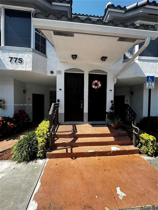 Building Photo - 775 SW 148th Ave