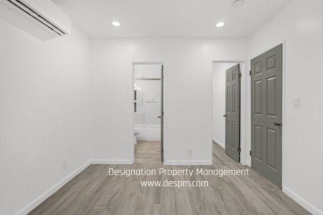 Building Photo - 3220 Casitas Ave