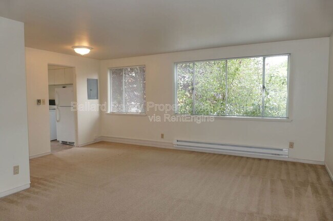 Building Photo - 4804 Terrace Dr NE