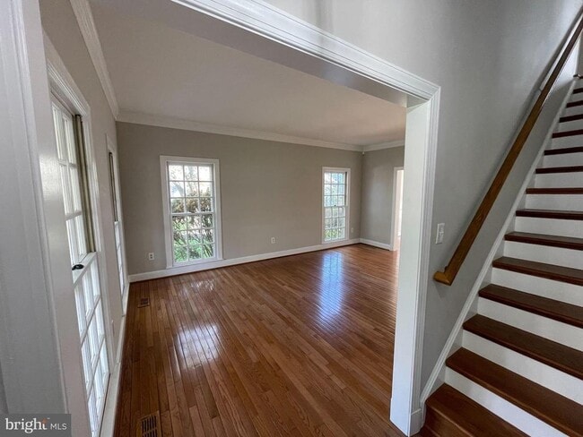 Building Photo - 9440 Flowerden Ln