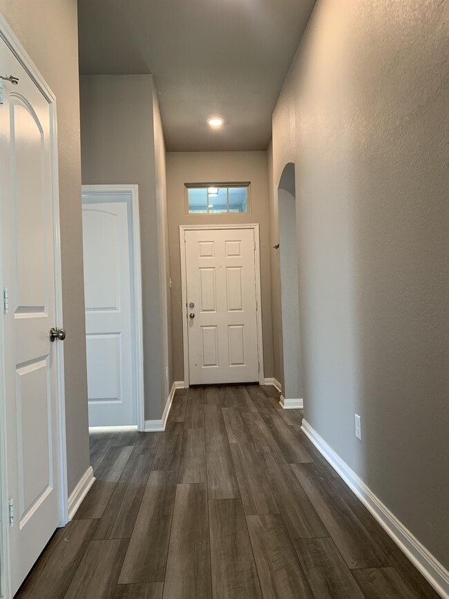 Building Photo - 1231 Lilac Ledge Dr