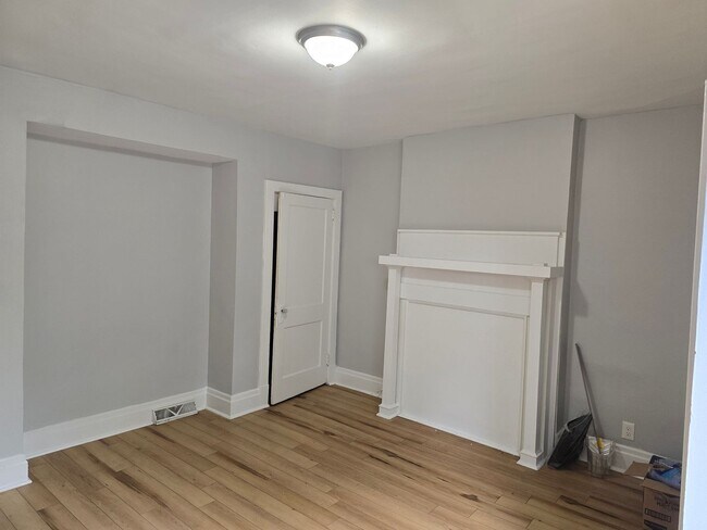 Building Photo - 602-606 Sebring