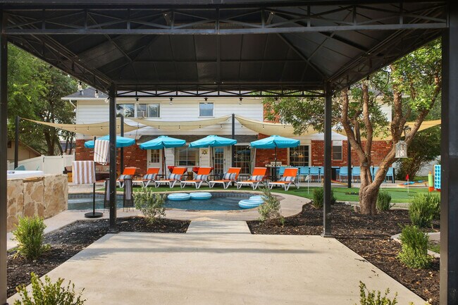 Building Photo - 5410 King Richard St