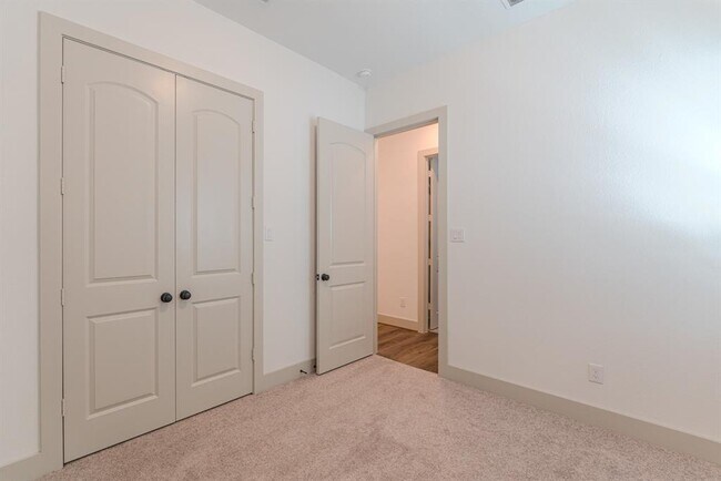 Building Photo - 9322 Galloway Wds Trl