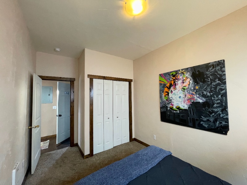 Building Photo - 411 W Quartz St