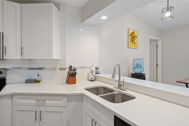 Building Photo - 14733 Norwood Oaks Dr