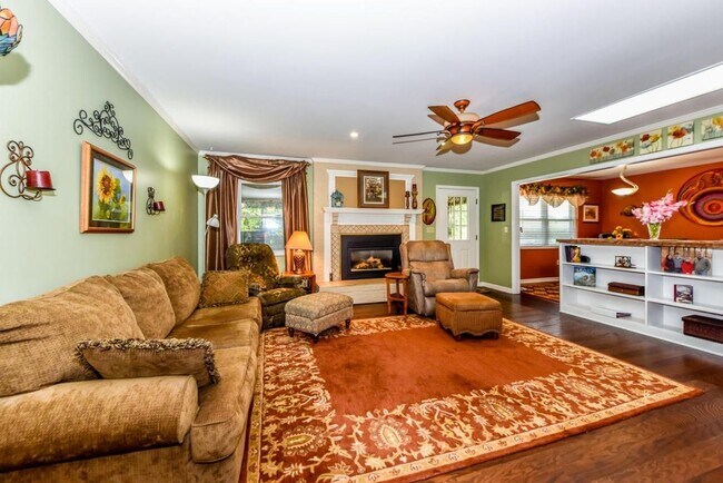 Building Photo - 1313 Carowinds Cir