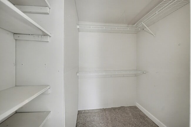 Building Photo - 5055 E Dartmouth Ave