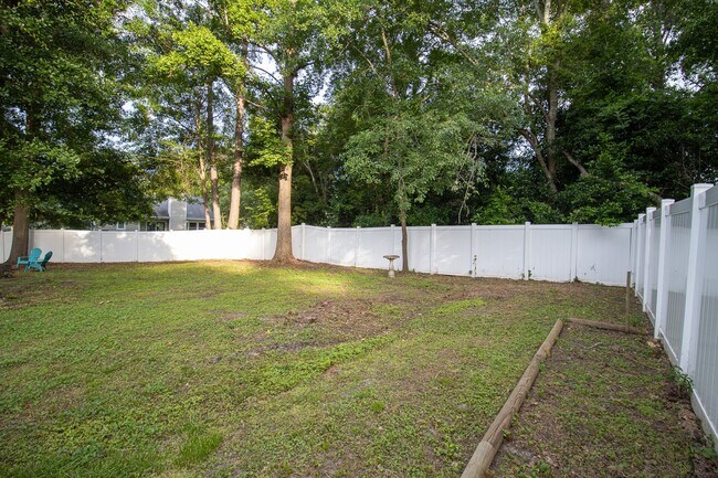 Building Photo - Beautiful Three Bedroom Home for Rent – 1440 Land of Lakes Circle, Lexington, SC