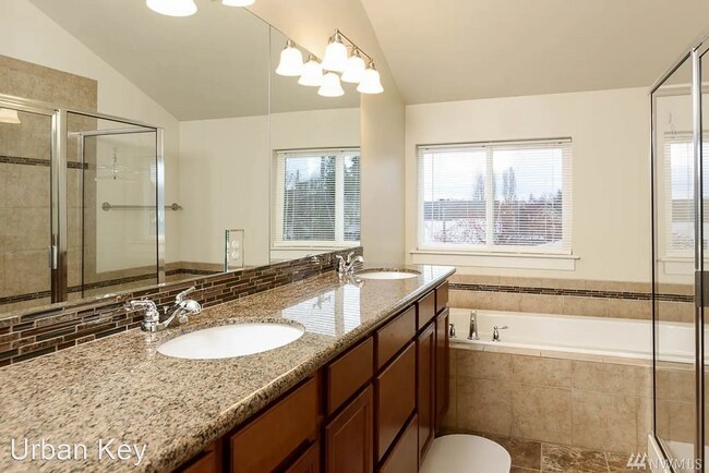 Building Photo - 511 21st Ave